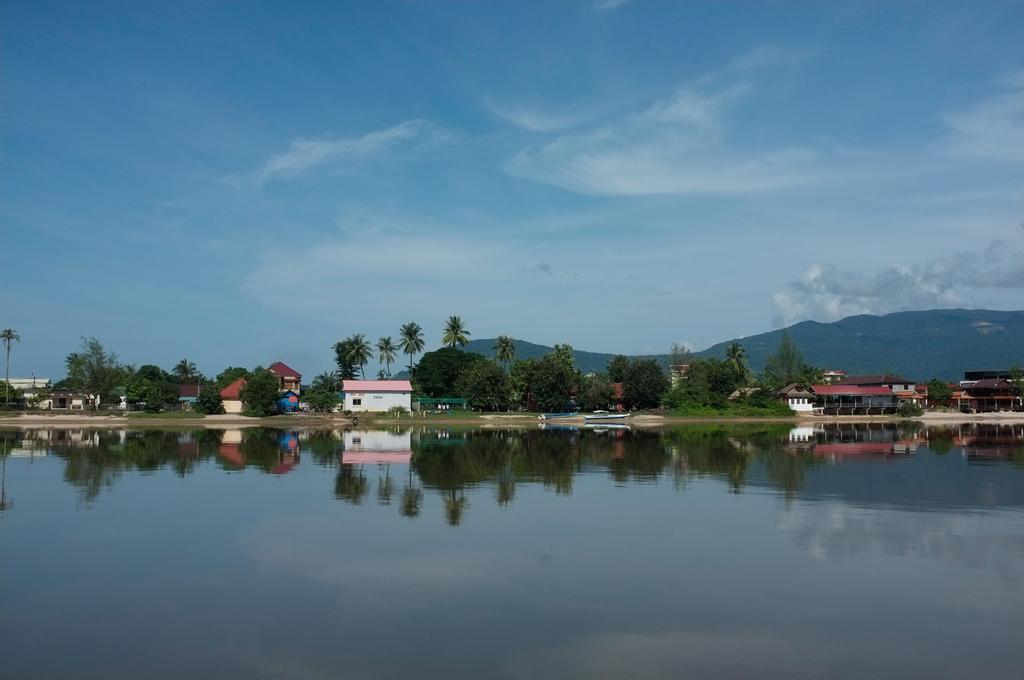 Nomads Guesthouse Kampot Luaran gambar